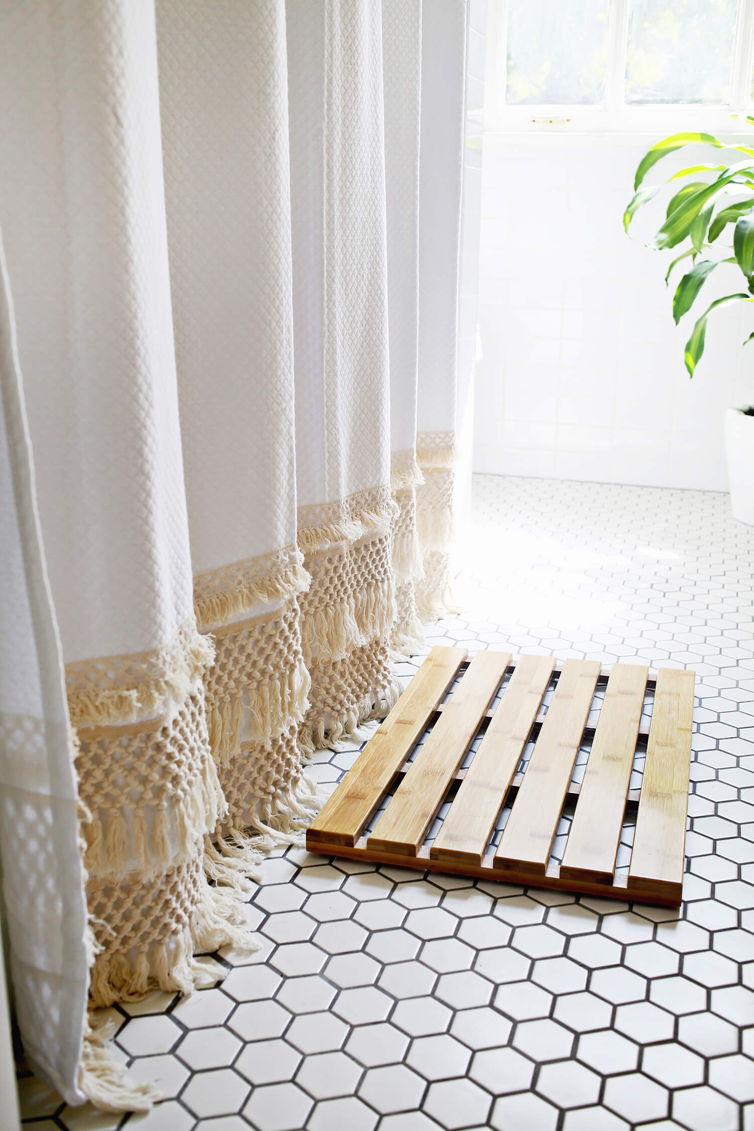 11 Insanely Clever Shower Curtain Hacks – Parison & Brush